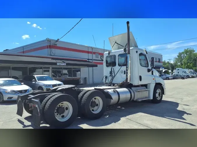 2019 FREIGHTLINER/MERCEDES CASCADIA 125b0bbde76a7dab02f4bf2f997435e9cca