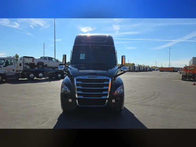 2021 Freightliner Cascadia 126