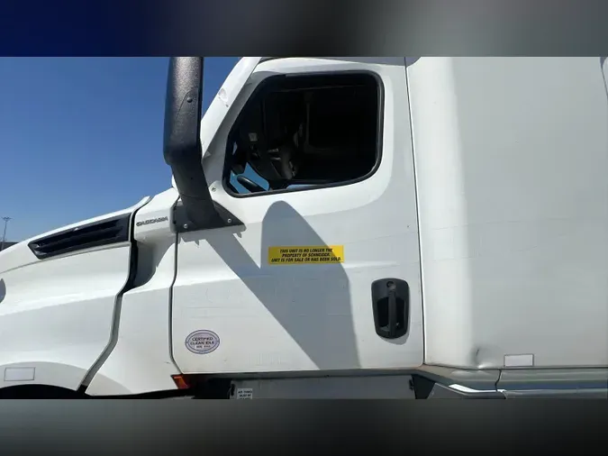 2021 Freightliner Cascadia 126