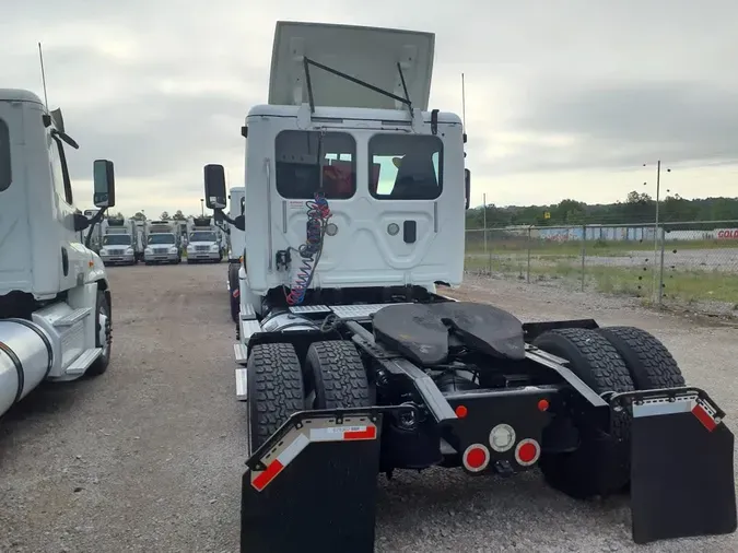 2017 FREIGHTLINER/MERCEDES CASCADIA 113