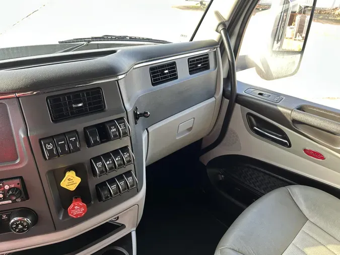 2023 Peterbilt 579