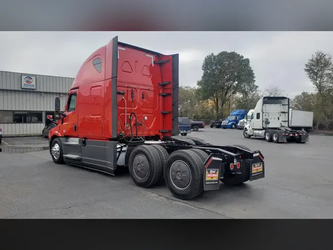 2021 Freightliner Cascadia