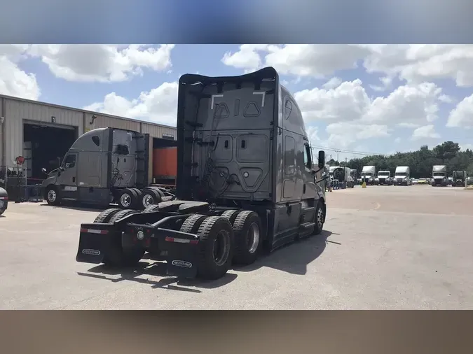 2025 Freightliner Cascadia 126