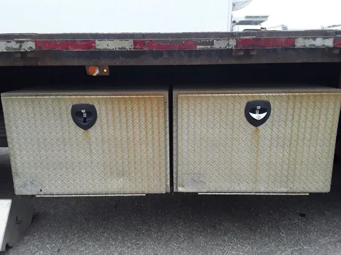 2017 FREIGHTLINER M2-112