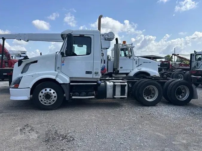 2012 VOLVO VNL64T300