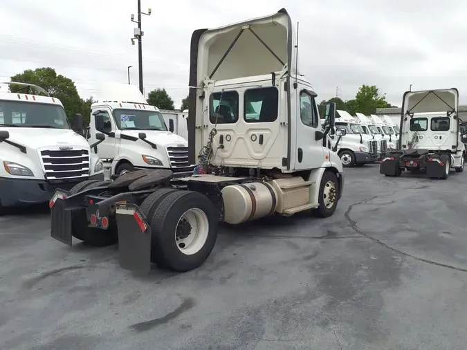 2019 FREIGHTLINER CASCADIA 113