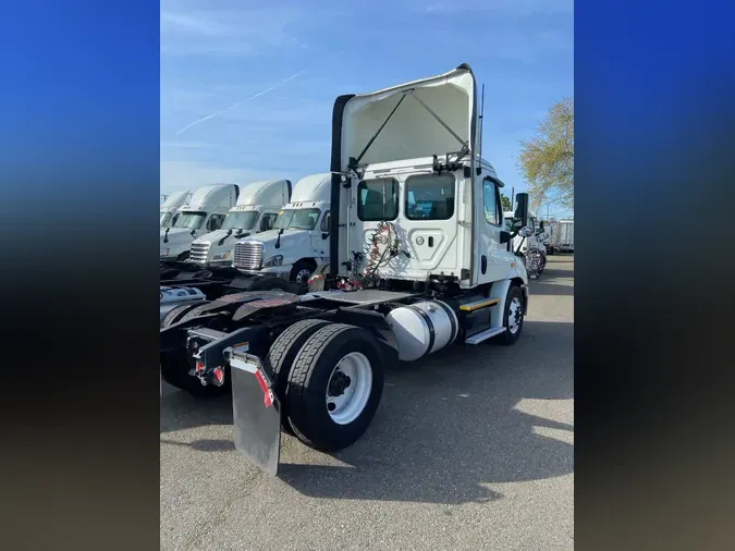 2018 FREIGHTLINER/MERCEDES CASCADIA 113b0d3765f8b21a874fc1a24d1c8e38795