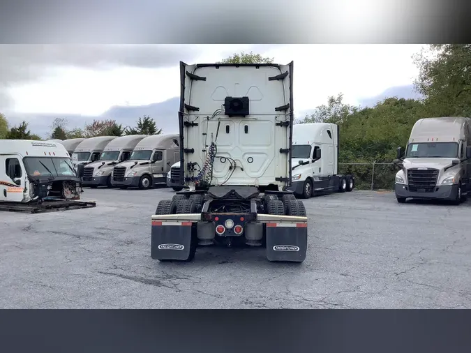 2022 Freightliner Cascadia 126