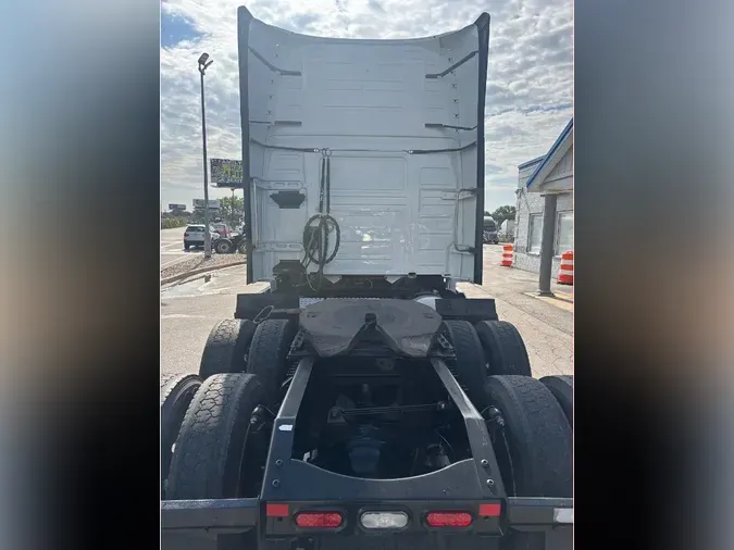 2024 VOLVO VNL64T760