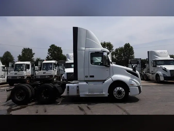 2018 Volvo VNL300