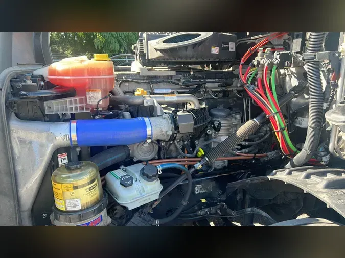 2020 Freightliner Cascadia 126
