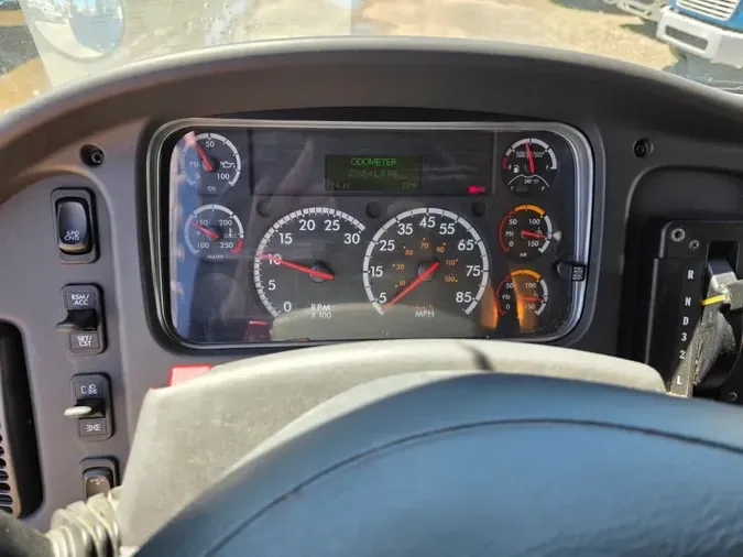 2018 FREIGHTLINER/MERCEDES M2 106