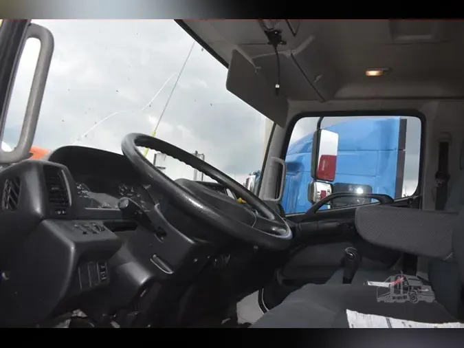 2017 HINO 338