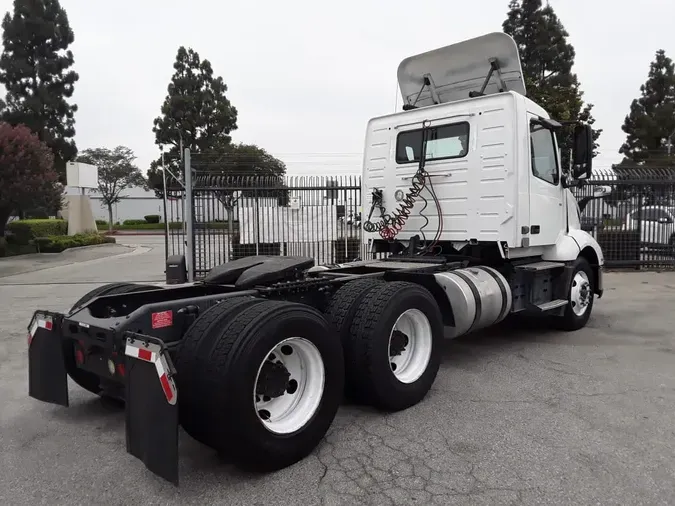 2019 VOLVO VNL64T-300b0e2595d7fbe20286139a98f07c11083
