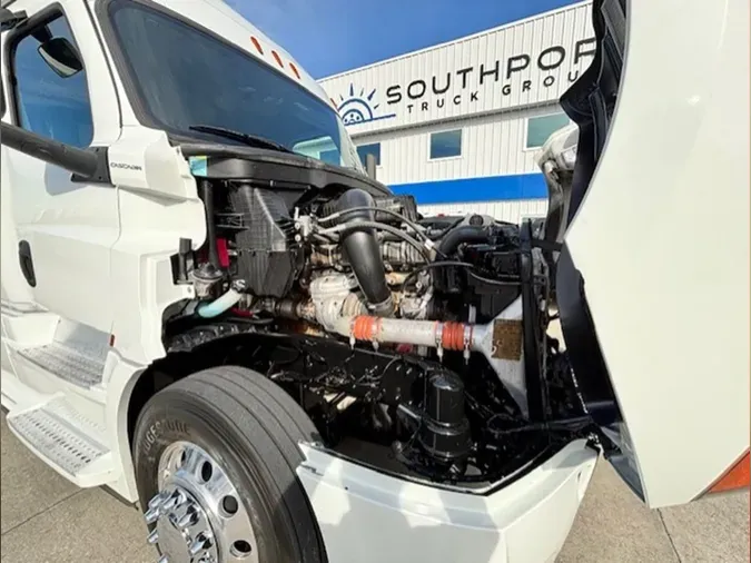 2020 Freightliner Cascadia 126
