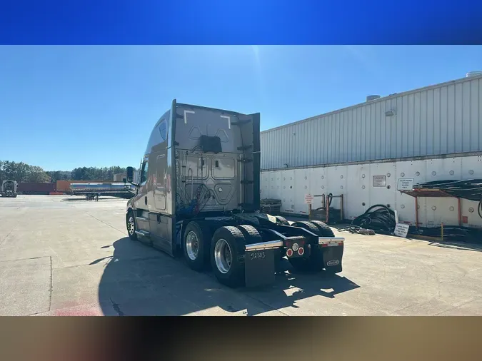 2022 Freightliner Cascadia 126