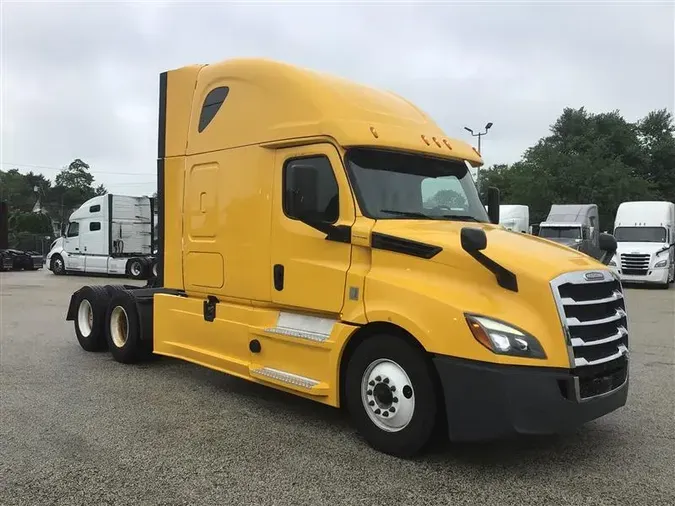 2020 FREIGHTLINER CA126