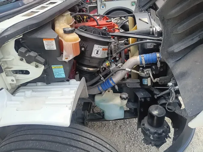 2018 FREIGHTLINER M2 106