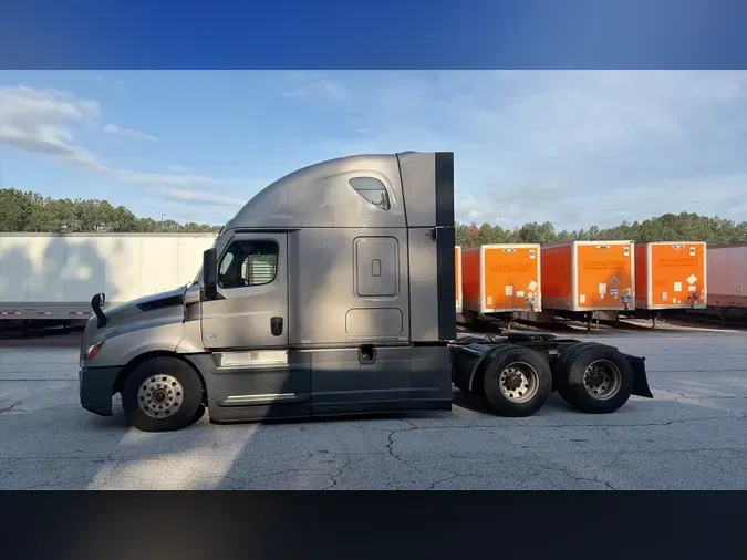 2023 Freightliner Cascadia 126