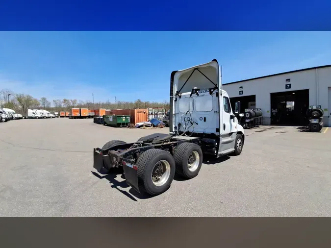 2019 Freightliner Cascadia 125