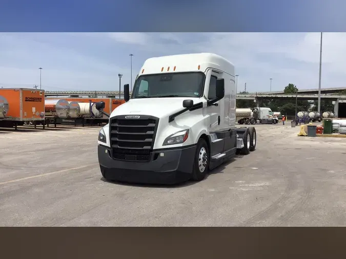 2022 Freightliner Cascadia 126