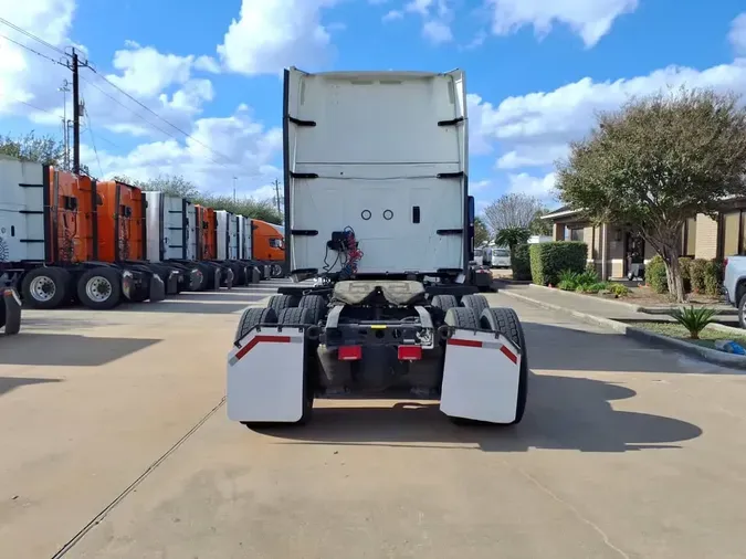 2020 NAVISTAR INTERNATIONAL LT625 SLPR CAB