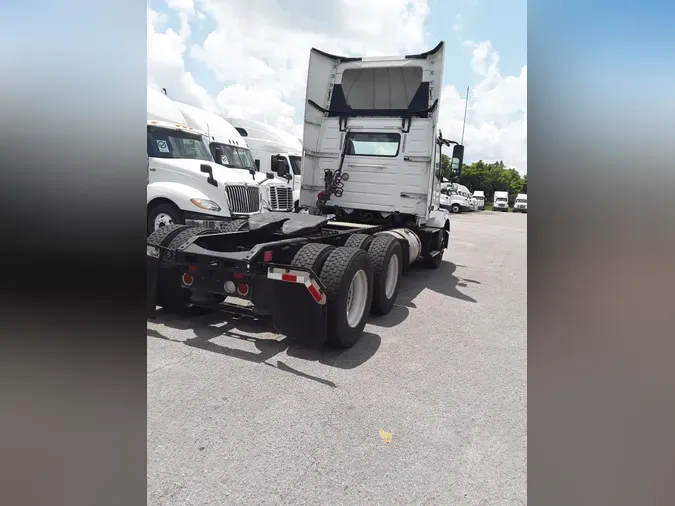 2018 VOLVO VNL64TRACTOR