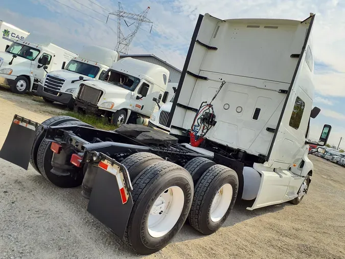 2019 NAVISTAR INTERNATIONAL LT625 SLPR CAB