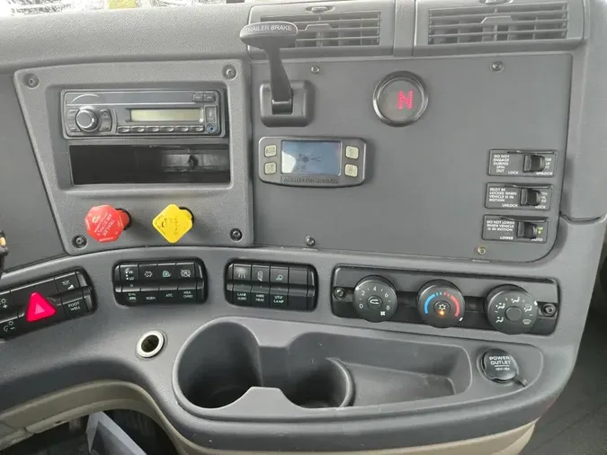 2016 FREIGHTLINER/MERCEDES CASCADIA