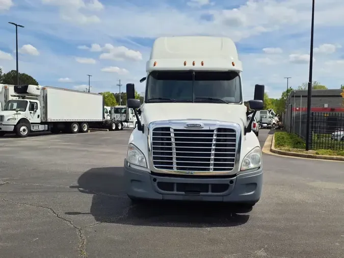 2019 FREIGHTLINER/MERCEDES CASCADIA 125