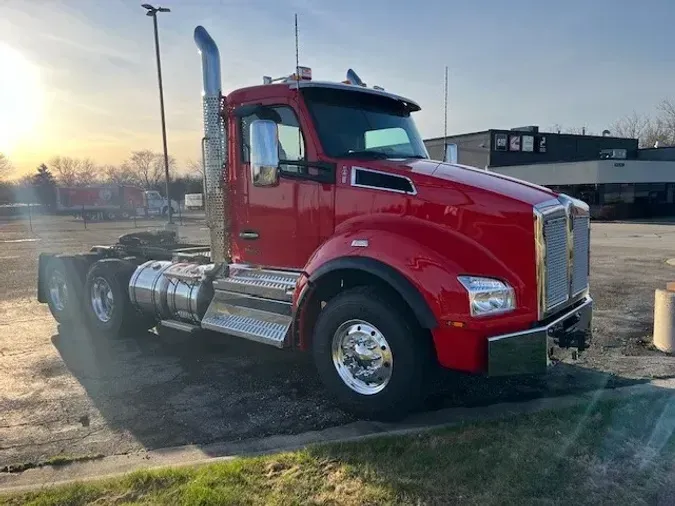 2026 Kenworth T880