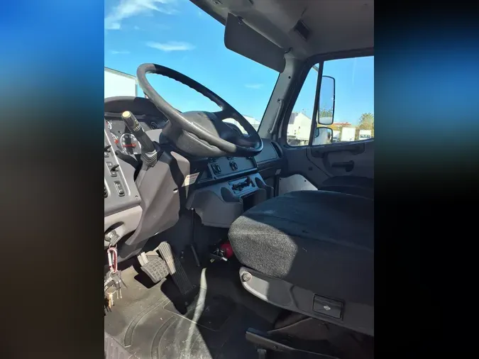 2019 FREIGHTLINER/MERCEDES M2 106