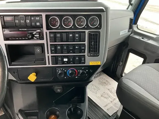 2019 Mack Granite
