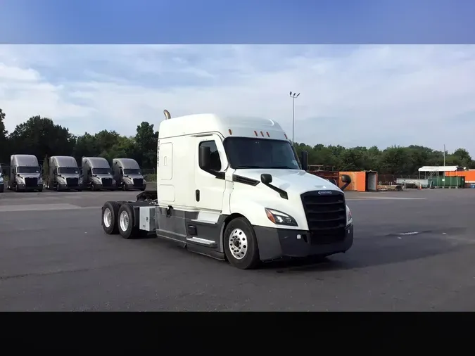 2022 Freightliner Cascadia 126b0ff9ba3ad93ed2b0f9bd7c266395238