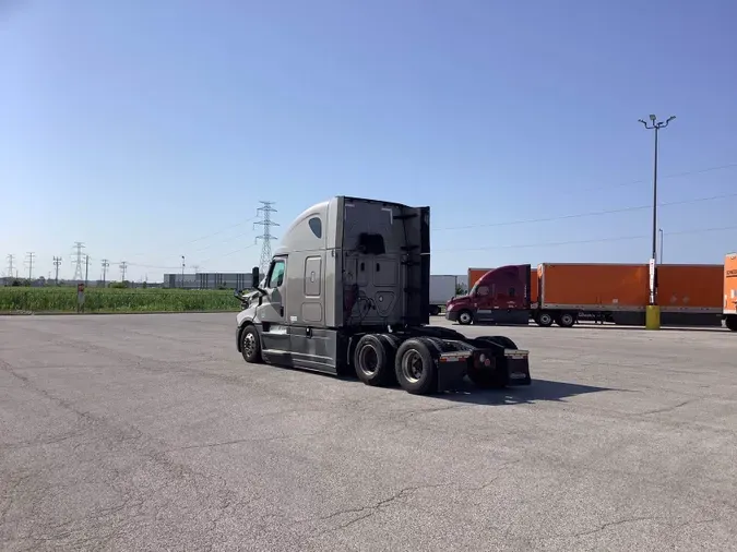 2023 Freightliner Cascadia 126b10142b7a56194a8e75d7a8c014cd107