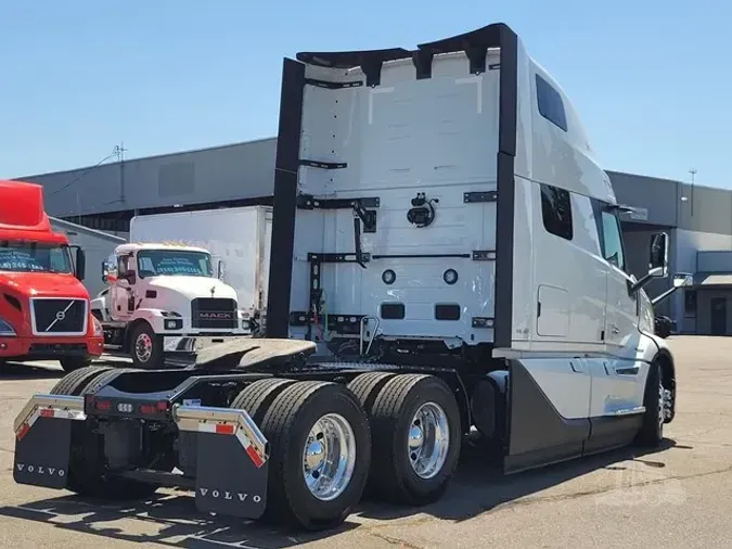 2026 VOLVO VNL64T860