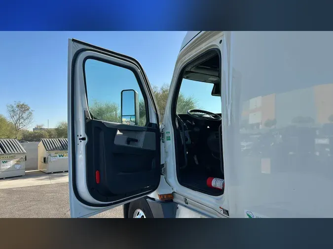 2021 Freightliner Cascadia 126