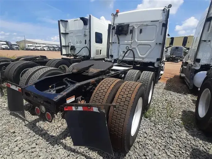 2019 FREIGHTLINER CA126