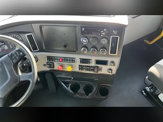 2021 FREIGHTLINER CA126