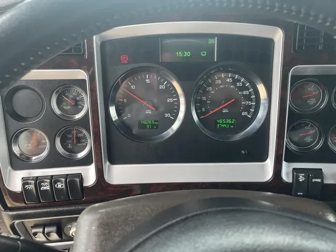 2022 Kenworth W900