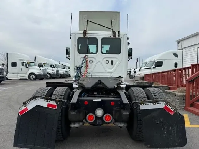 2019 FREIGHTLINER/MERCEDES CASCADIA 113