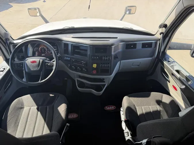 2021 Peterbilt 579b10c67a9726ef4486c48e9b9d4935854