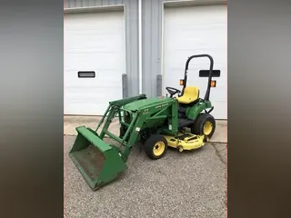 2004 John Deere 2210