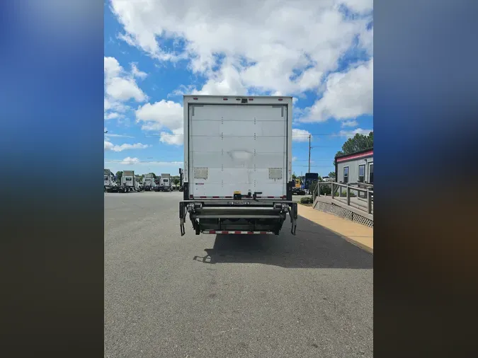 2018 FREIGHTLINER/MERCEDES M2 106