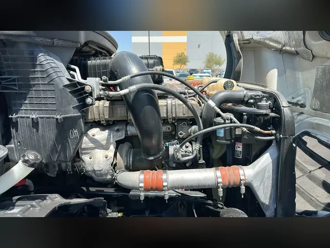2019 Freightliner Cascadia 126