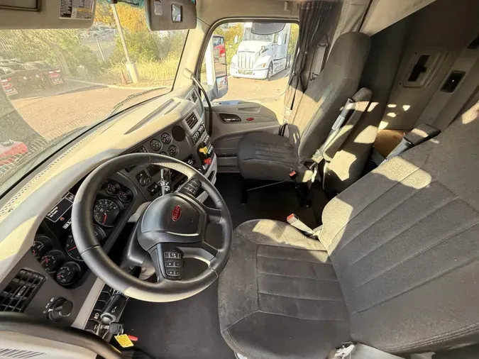 2020 Peterbilt 579b114b2d4ce11ff98188b9b193e2ba2d9