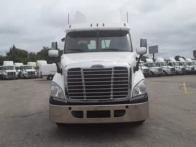 2017 FREIGHTLINER/MERCEDES CASCADIA 113