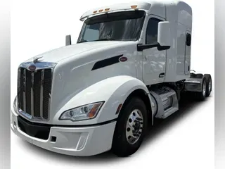2023 Peterbilt 579