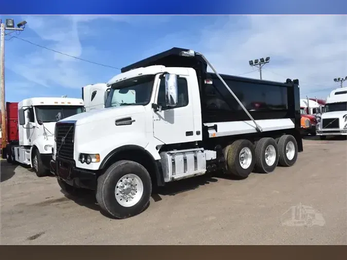 2019 VOLVO VHD84B300b117a9ea1efdc2185bc5a058f960abdf