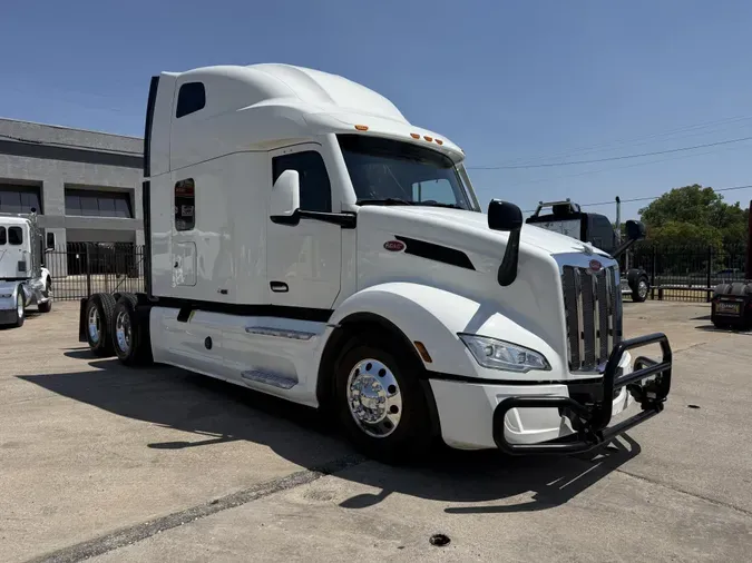 2023 Peterbilt 579b1188d7af36a15bb7008b711a84a14cd